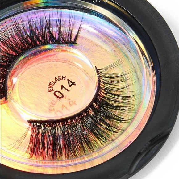 Lashes - Picture 2 of 2